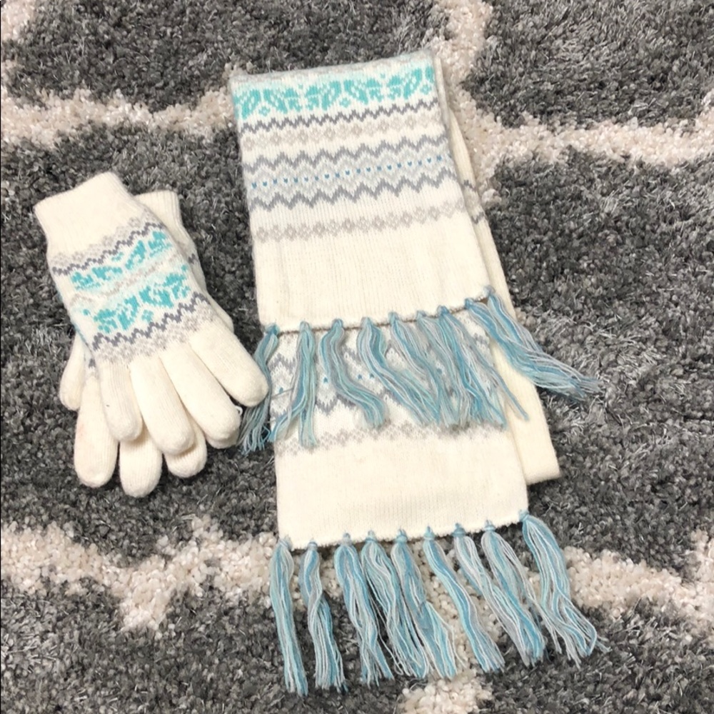 Snowflake scarf and glove set